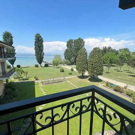 Ena Apt Fronte Lago Bilocale Con Piscina Parco E Pontile Privato 아파트