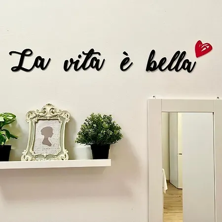 아파트 Ena Apt Fronte Lago Bilocale Con Piscina Parco E Pontile Privato