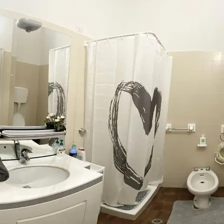 Ena Apt Fronte Lago Bilocale Con Piscina Parco E Pontile Privato * 시르미오네