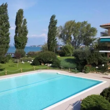 Ena Apt Fronte Lago Bilocale Con Piscina Parco E Pontile Privato 아파트
